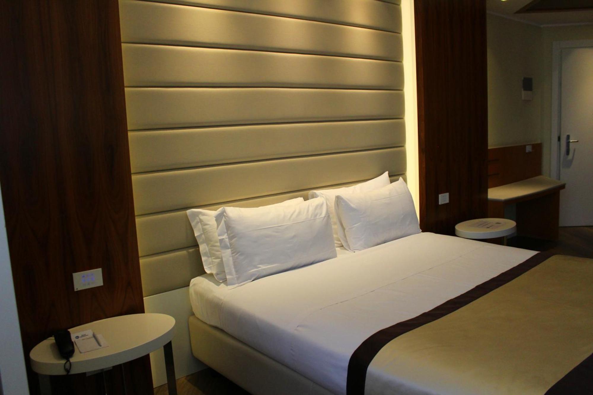 Best Western Mirage Hotel Fiera ปาแดร์โน ดุนญาโน ภายนอก รูปภาพ