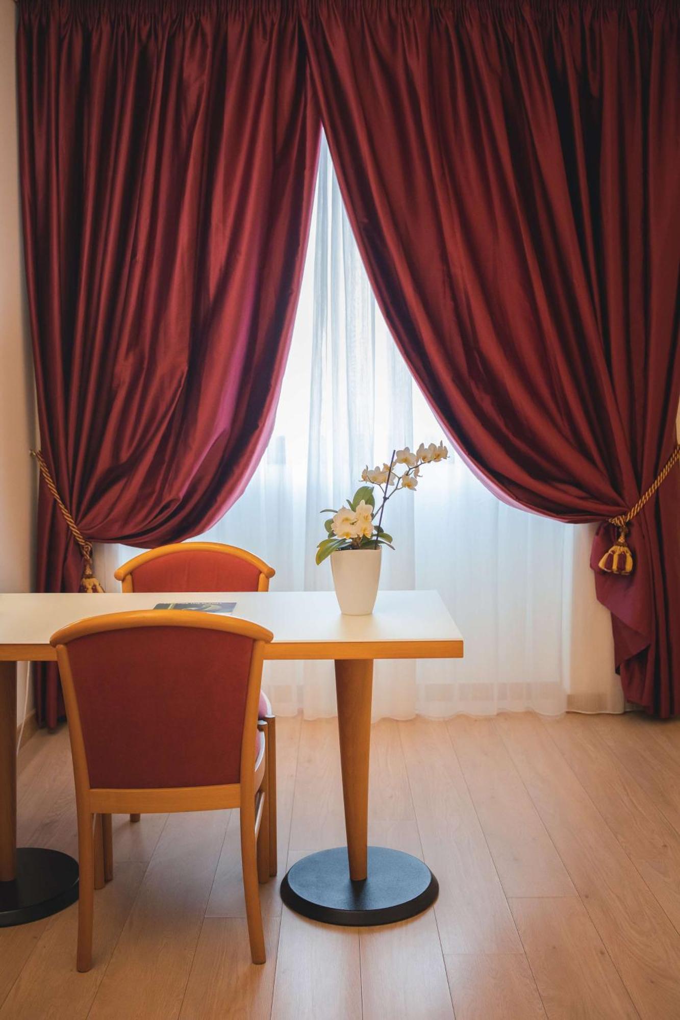 Best Western Mirage Hotel Fiera ปาแดร์โน ดุนญาโน ภายนอก รูปภาพ