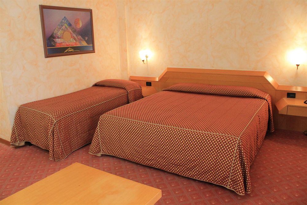 Best Western Mirage Hotel Fiera ปาแดร์โน ดุนญาโน ภายนอก รูปภาพ